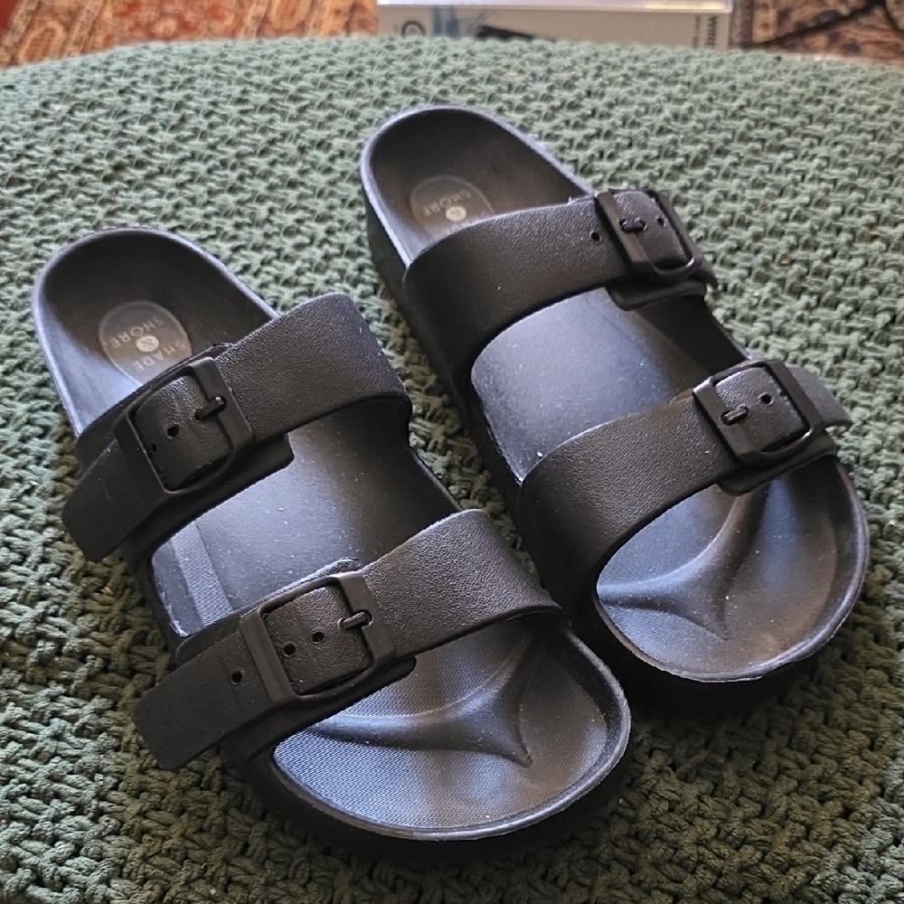 Shade & Shore Black Sandals